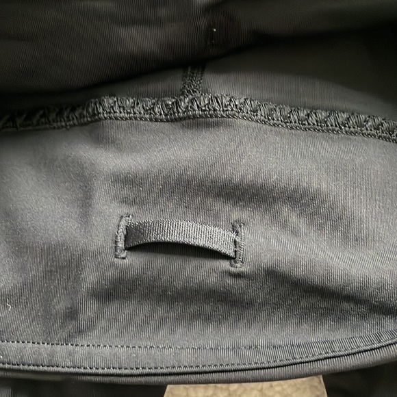 Lululemon Cropped 16” inseam Leggings - Picture 5 of 12